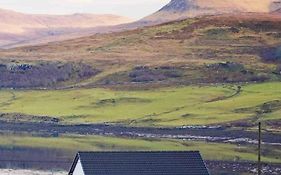 Almondbank Cottage - 2 Bedrooms, 8 Miles From Portree